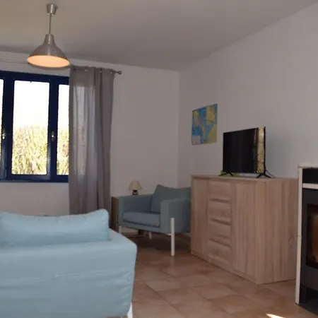 Gu000-05p Charmante Petite Maison A Proximite Immediate De La *