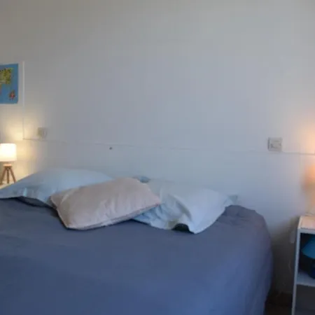 Gu000-05p Charmante Petite Maison A Proximite Immediate De La *